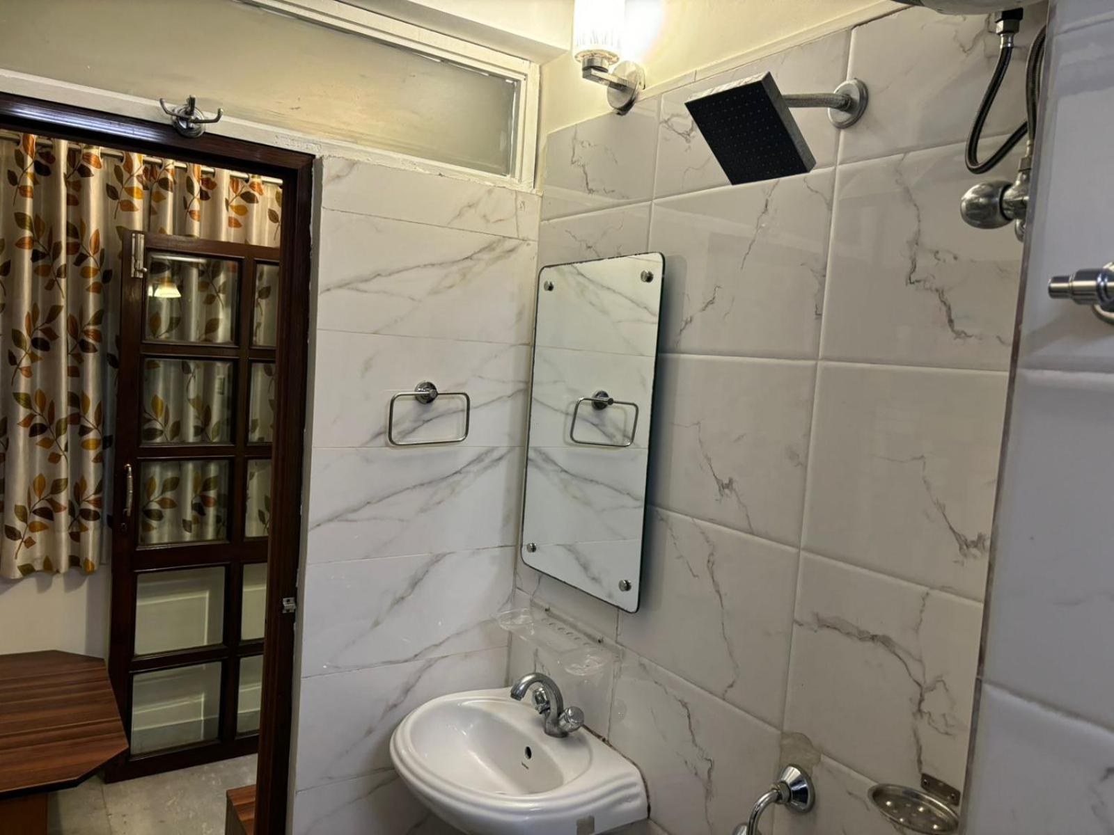 Om Sai Villa Guesthouse Kalkata Exteriér fotografie