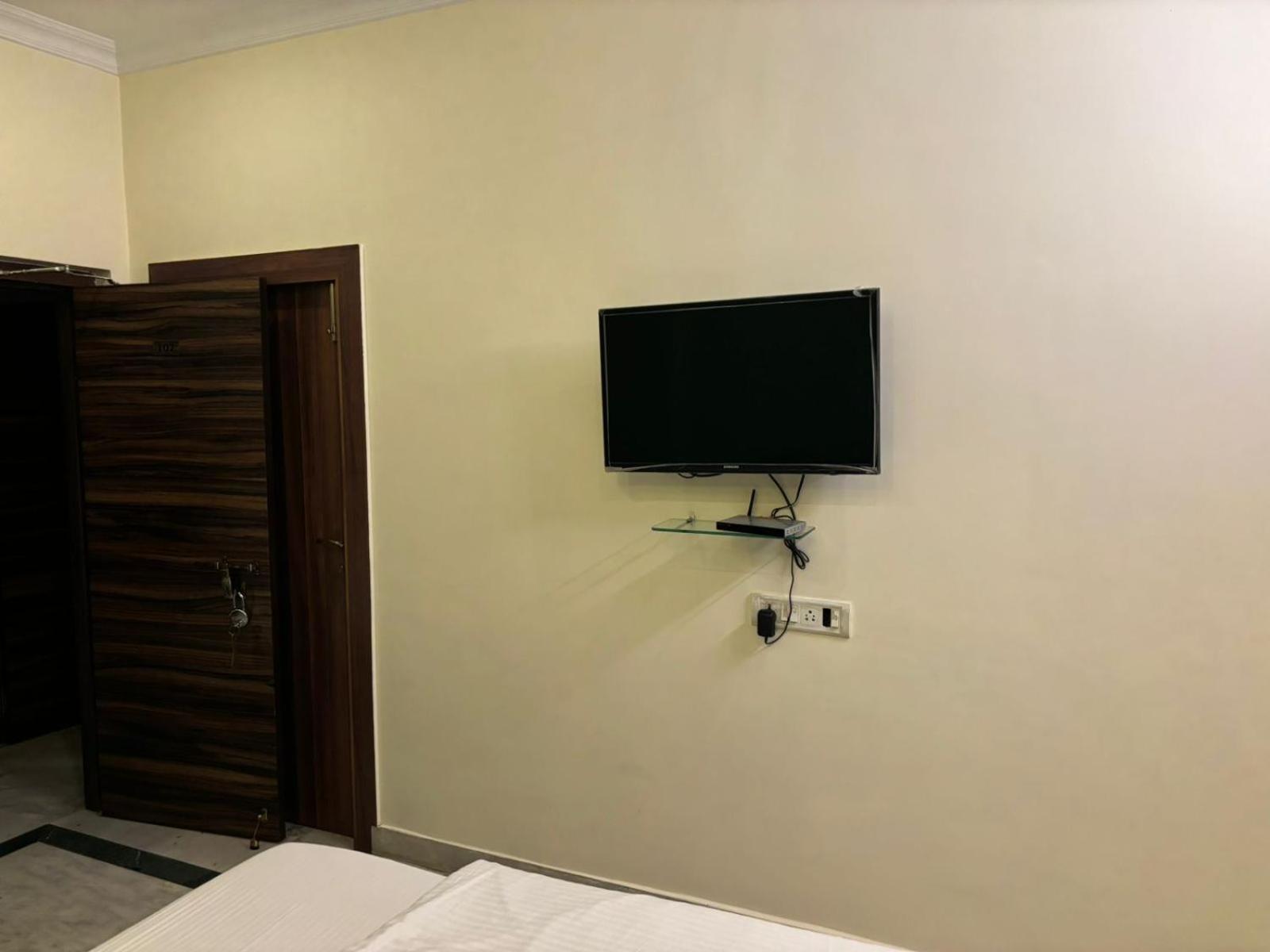Om Sai Villa Guesthouse Kalkata Exteriér fotografie