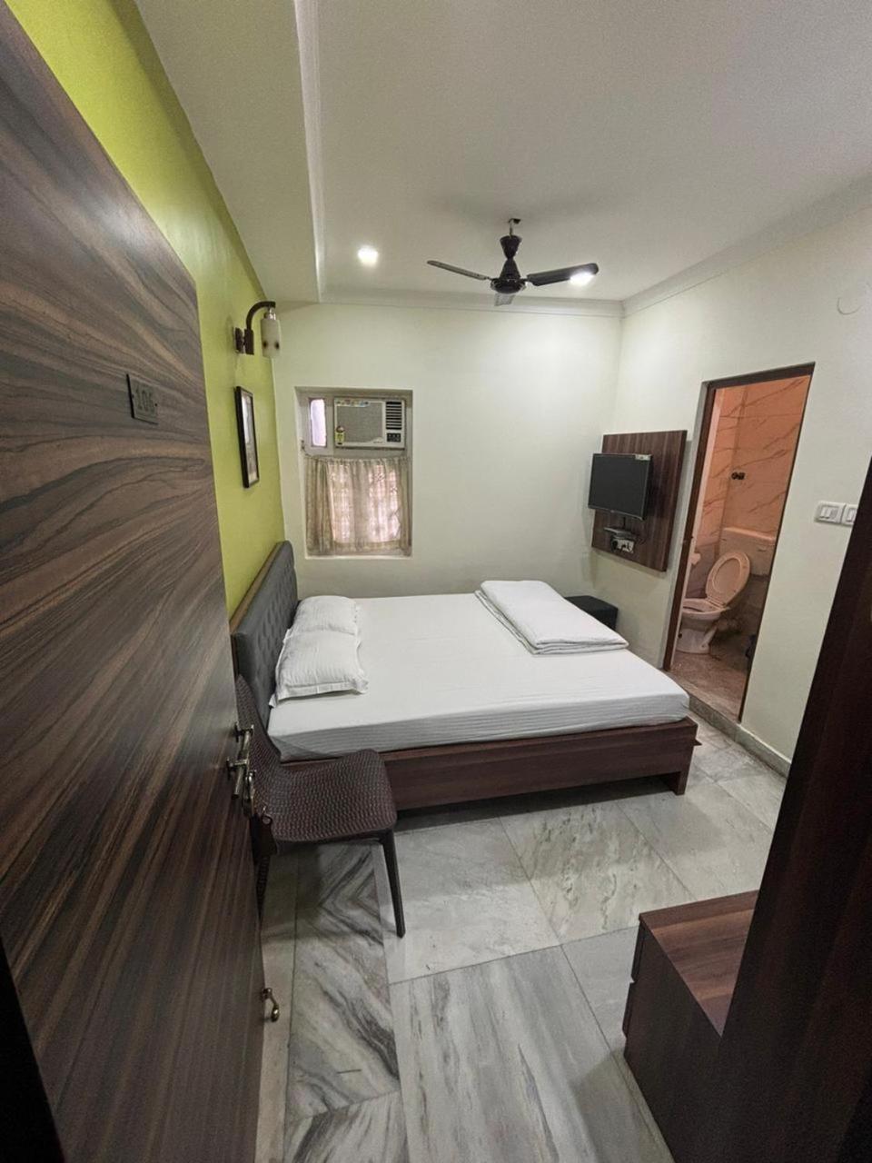 Om Sai Villa Guesthouse Kalkata Exteriér fotografie