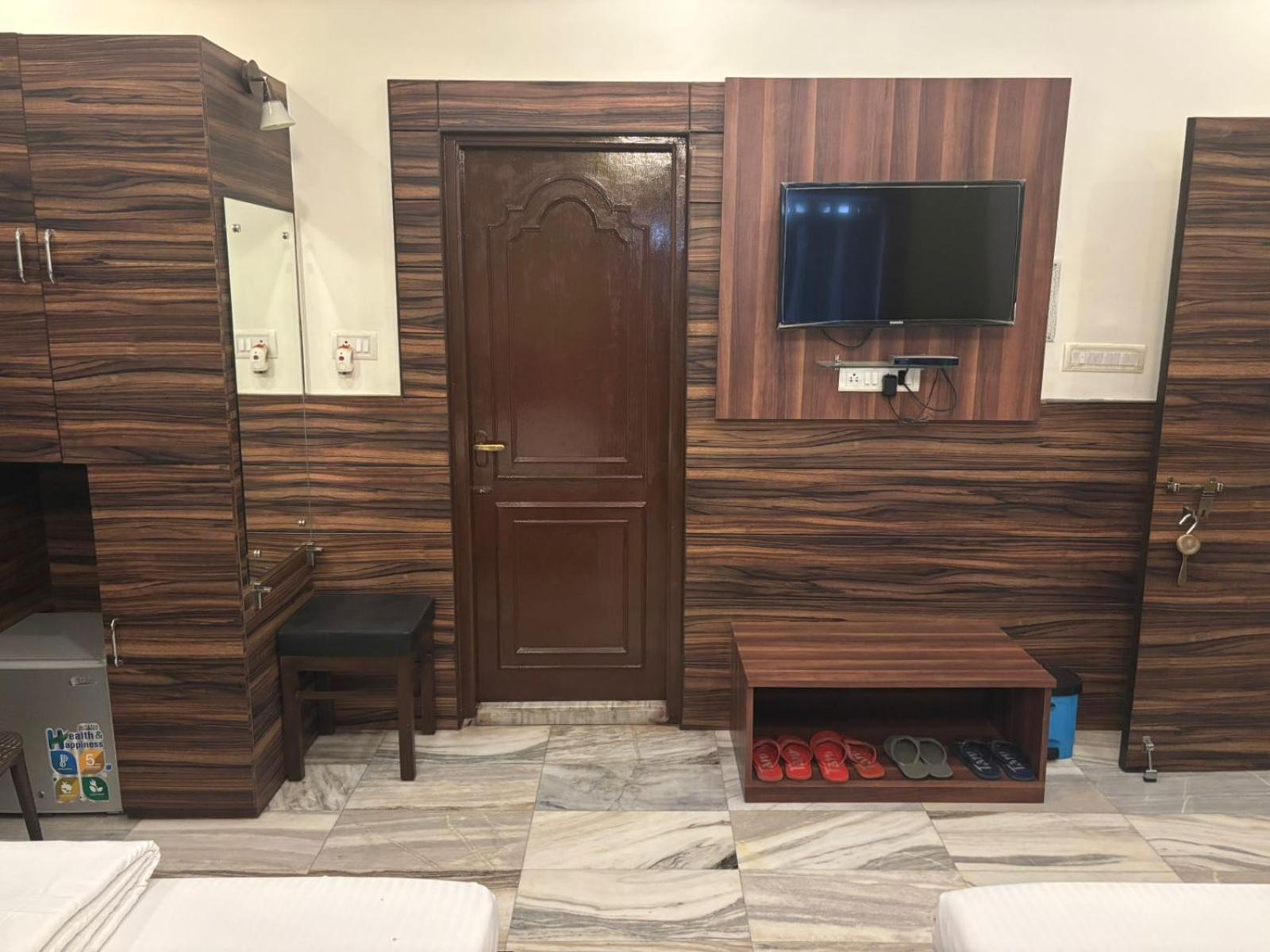 Om Sai Villa Guesthouse Kalkata Exteriér fotografie