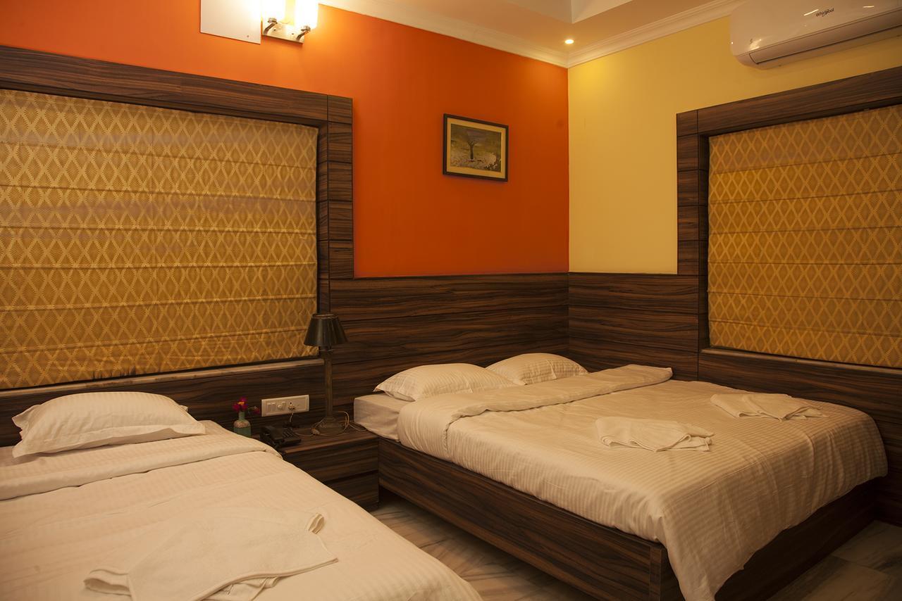 Om Sai Villa Guesthouse Kalkata Exteriér fotografie
