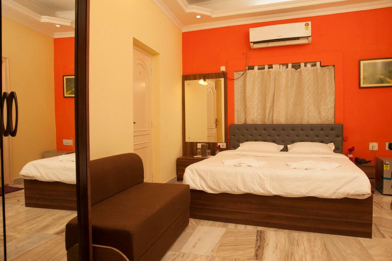 Om Sai Villa Guesthouse Kalkata Exteriér fotografie